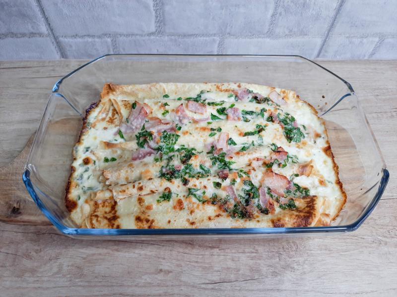 Zapiekane naleśniki a la carbonara – kremowe, sycące i idealne na pomysłowy obiad