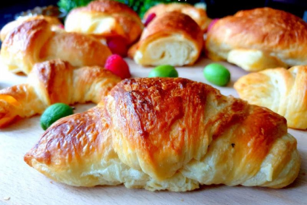 Croissants - Tradycyjne Francuskie Rogale Maślane