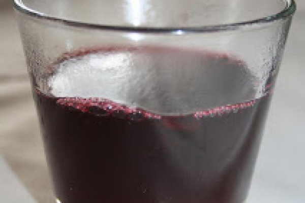 sok wiśniowy z cynamonem lub wanilią