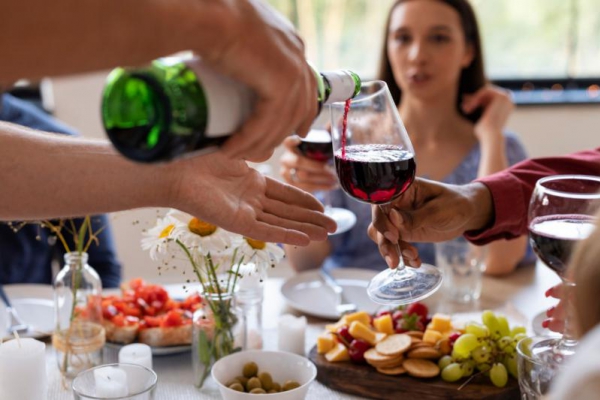 Karta win w restauracjach, czyli jak dobierać wino do potraw