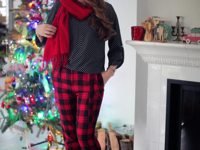 Spodnie w kratkę i koszula z groszki – stylizacja clash print