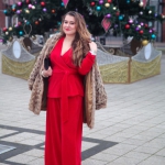 Czerwony garnitur damski...