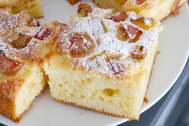 Ciasto jogurtowe z rabarbarem