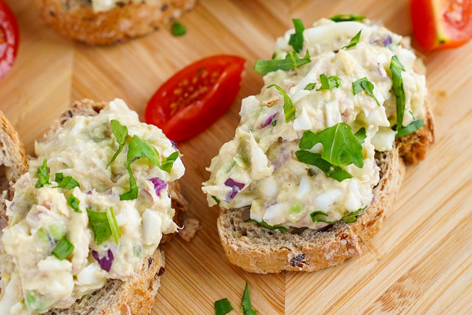 Pasta kanapkowa z awokado i tuńczyka