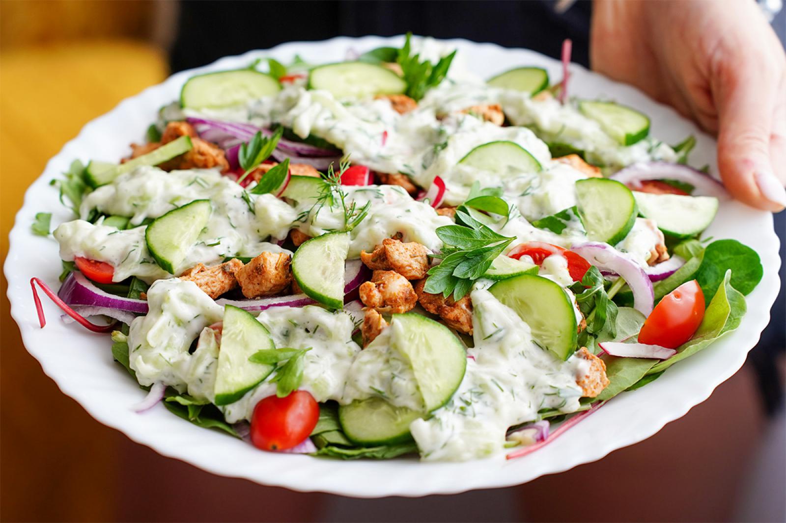 Letnia sałatka z kurczakiem