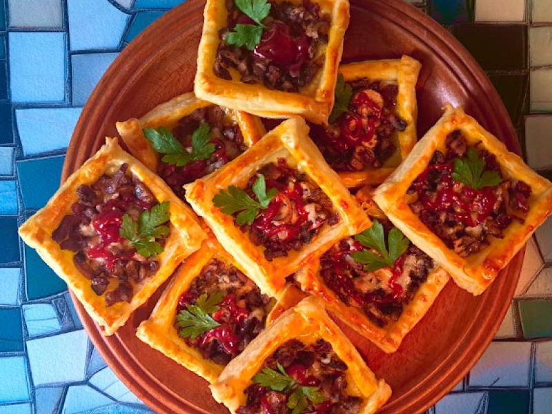 Przekąska z serem i pieczarkami