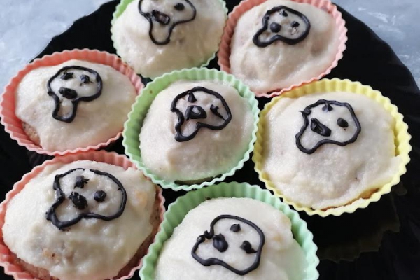 Halloweenowe muffiny z  lukrem  migdałowym