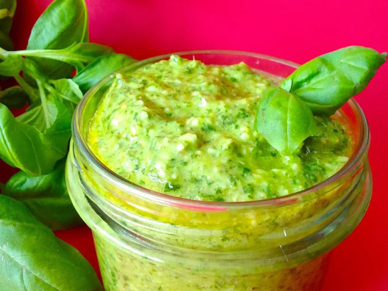 Pesto pietruszkowo-bazyliowe