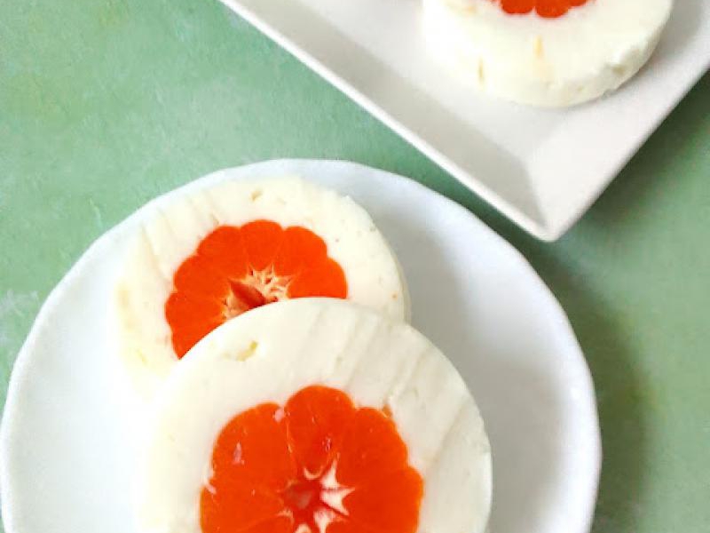 Jogurtowiec z mandarynkami nabity w butelkę