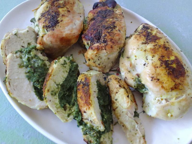 Piersi z kurczaka ze szpinakiem i gorgonzolą