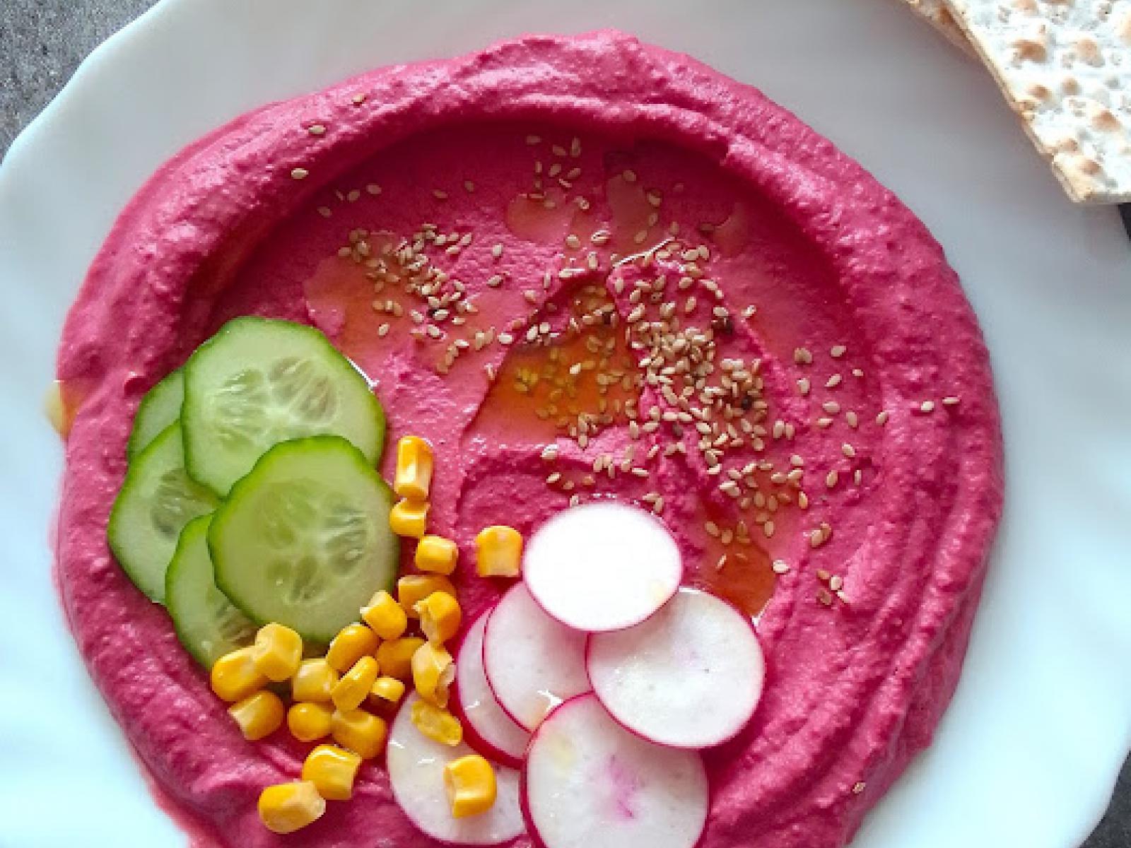 Hummus z burakiem