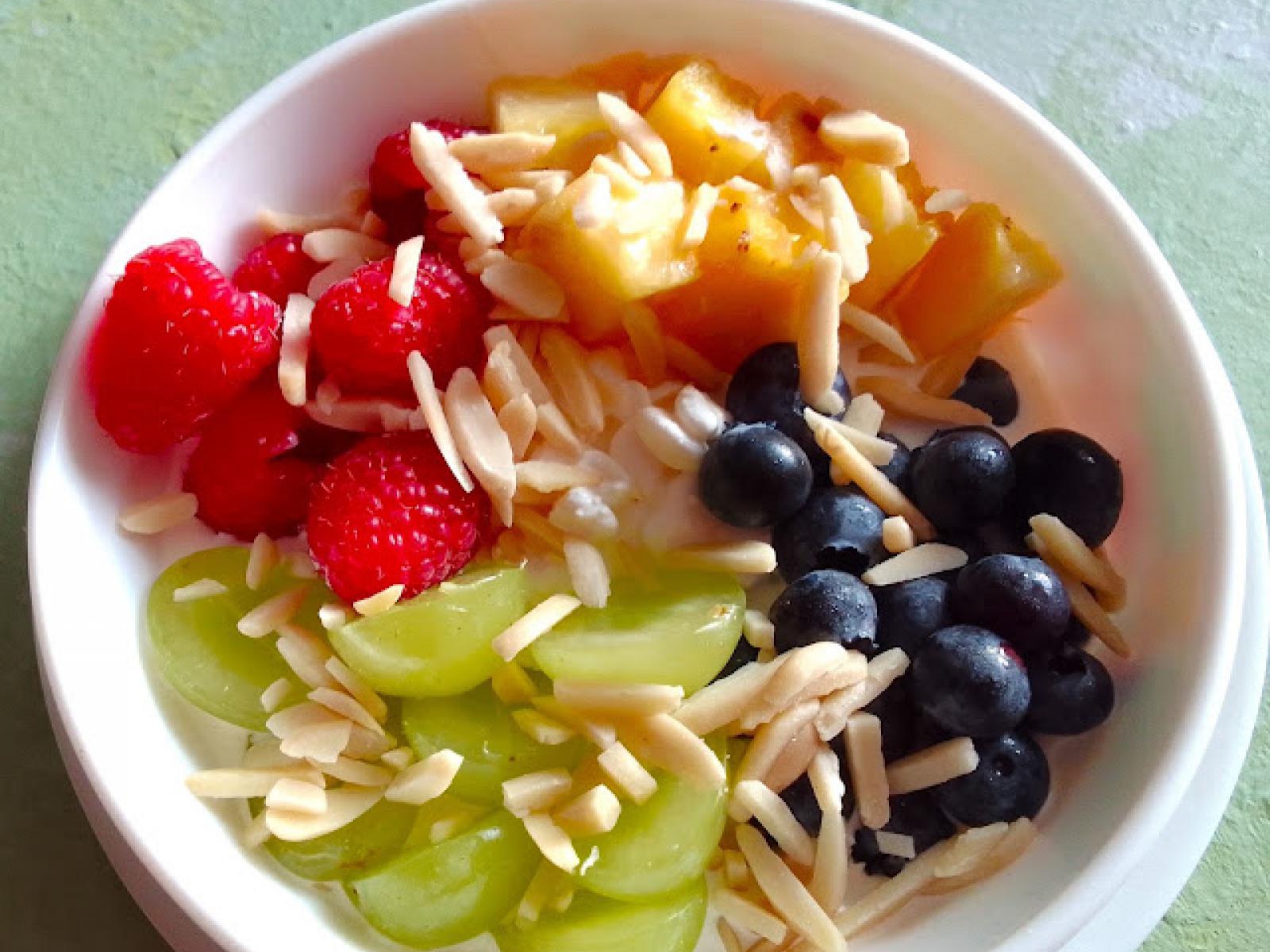 Bowl z serkiem wiejskim