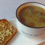 Zupa grzybowa z grzanką...