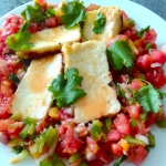 Halloumi z salsą...