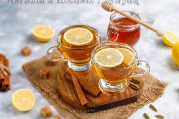 Herbata z miodem – 8 powodów dla których warto pić herbatę z miodem.