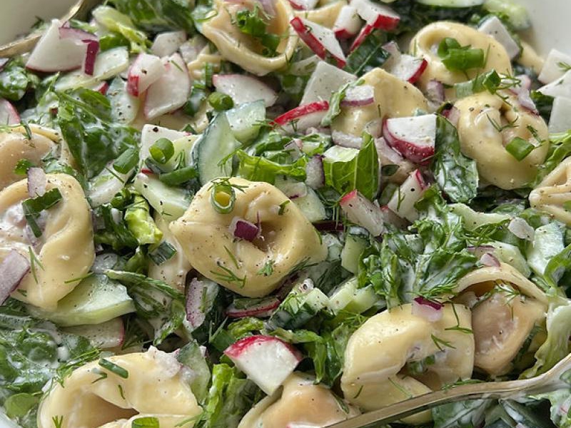 Wiosenna sałatka z tortellini