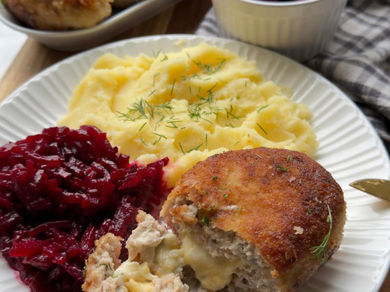 Kotlety mielone z serowym nadzieniem