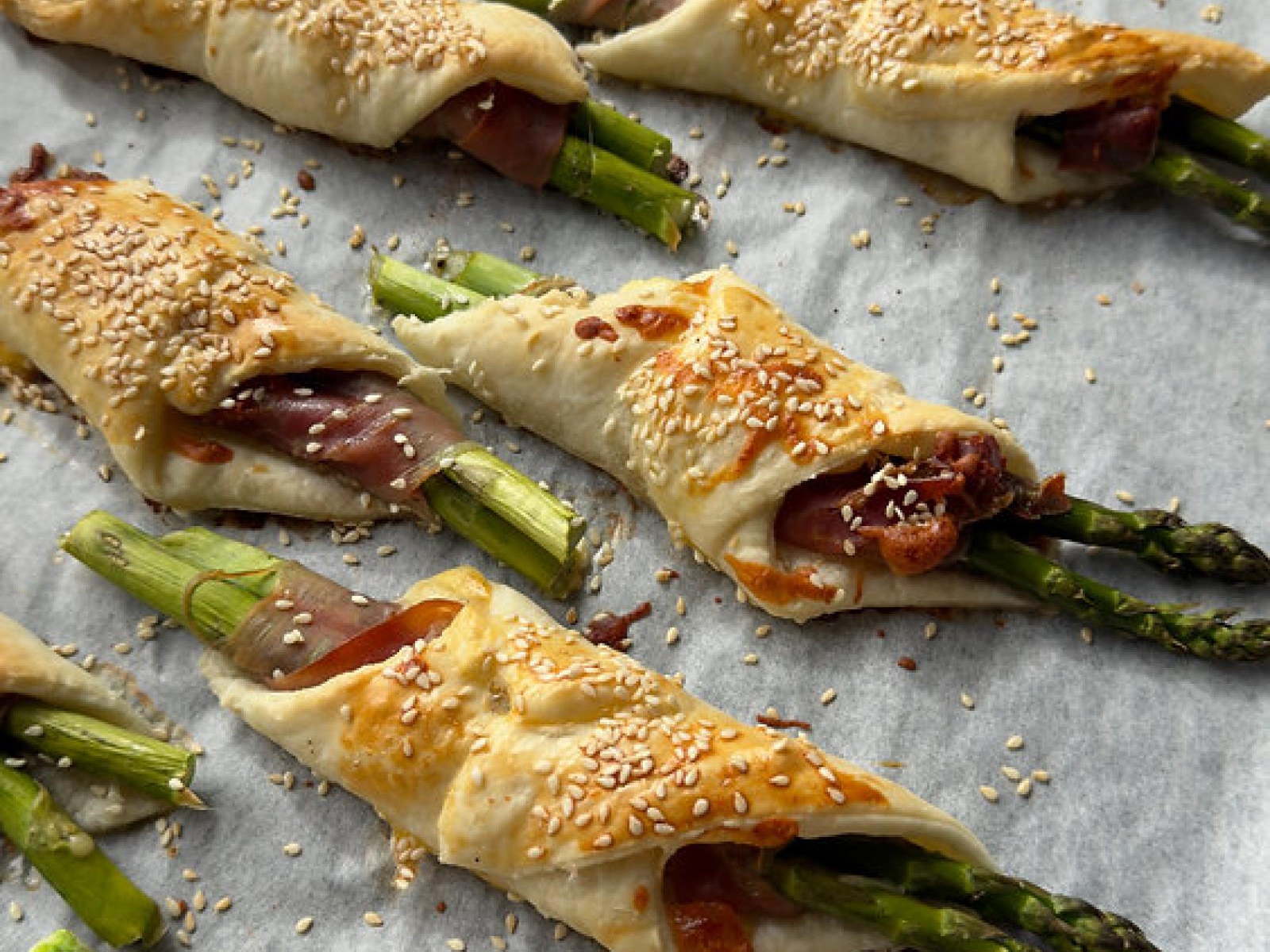 Szparagi w cieście francuskim