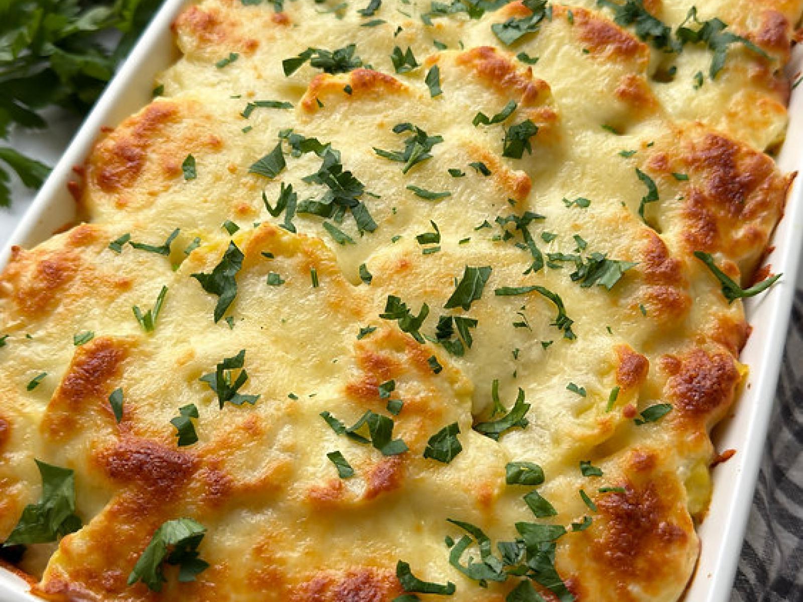 Zapiekanka ziemniaczana z mięsem mielonym i pieczarkami