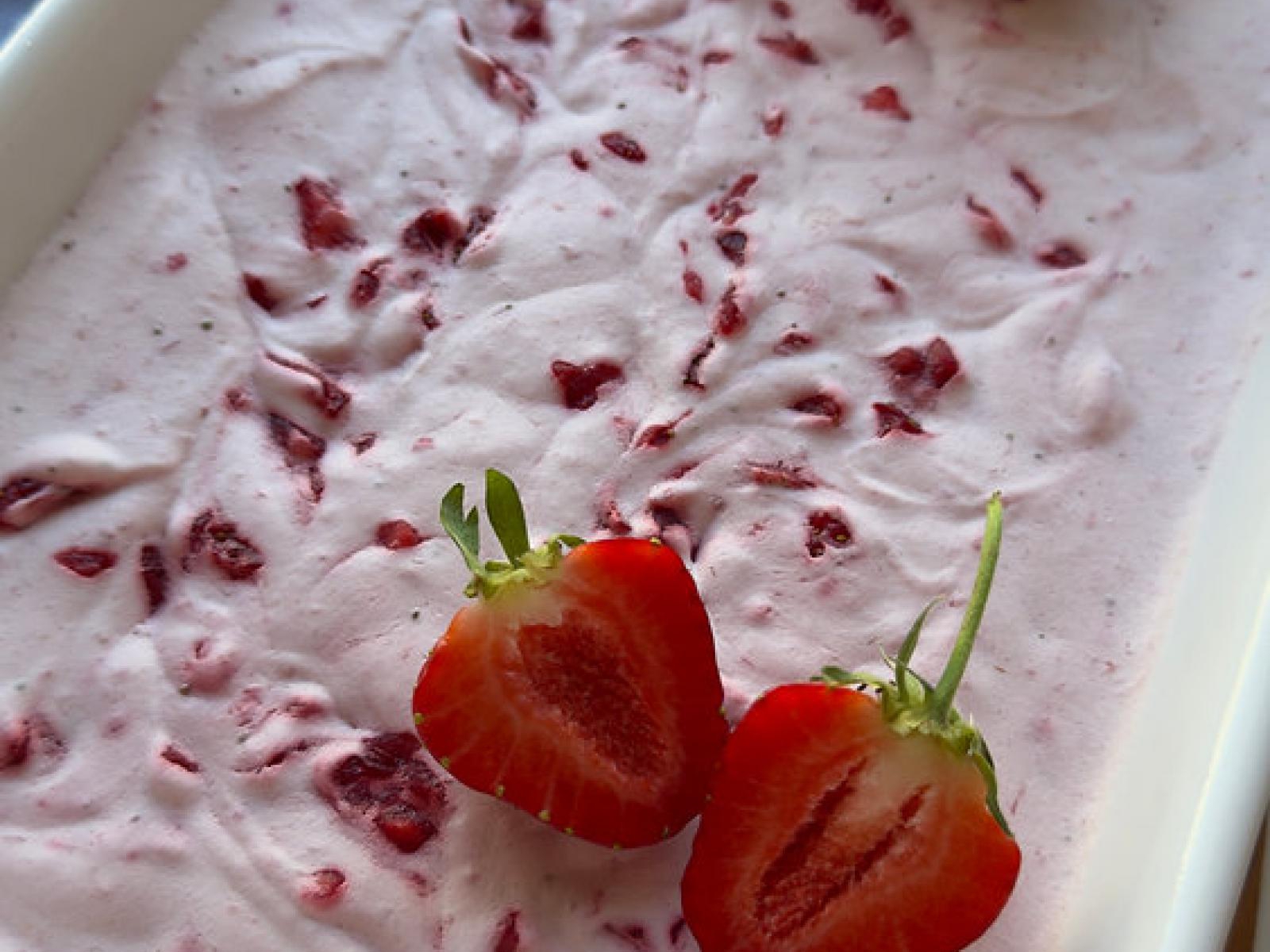 Domowe lody truskawkowe - prosty przepis
