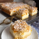 Sernik z brzoskwiniami