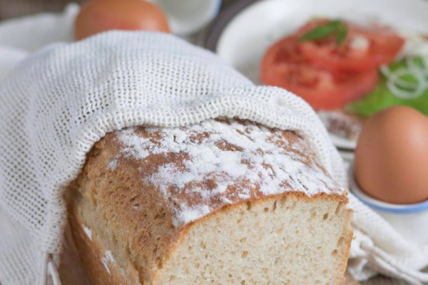 Weekendowy chleb pszenny drożdżowy z mąką chlebową