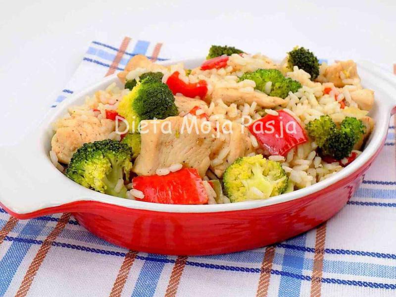 Kurczak z ryżem i warzywami