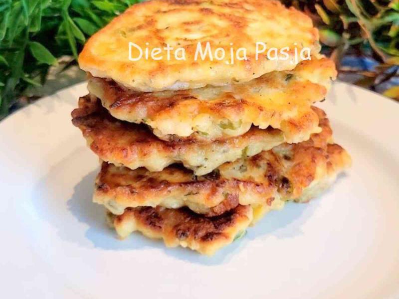 Szybkie placki z sałatki jarzynowej