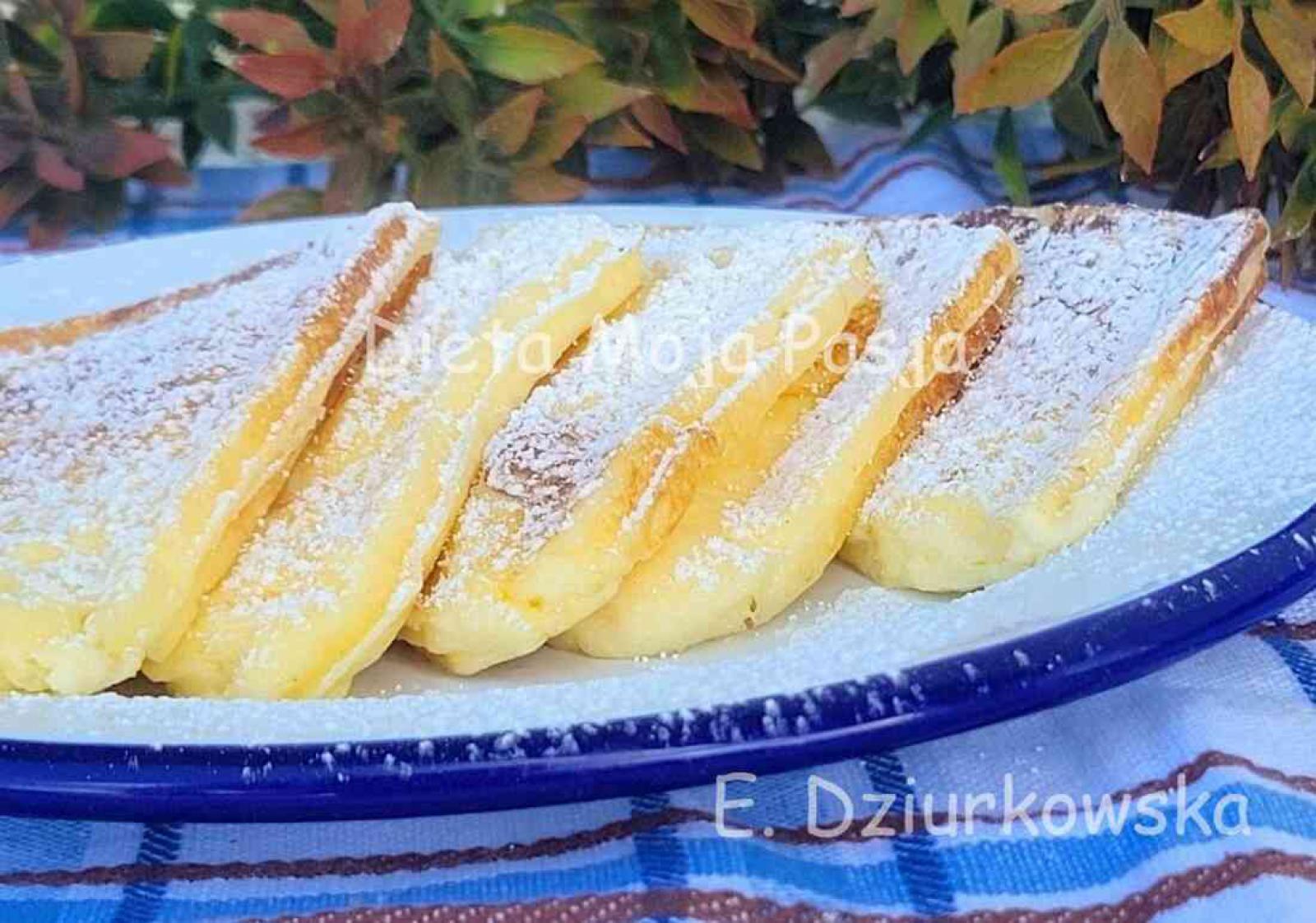 Keto syrniki z opiekacza – placki twarogowe bez mąki pszennej