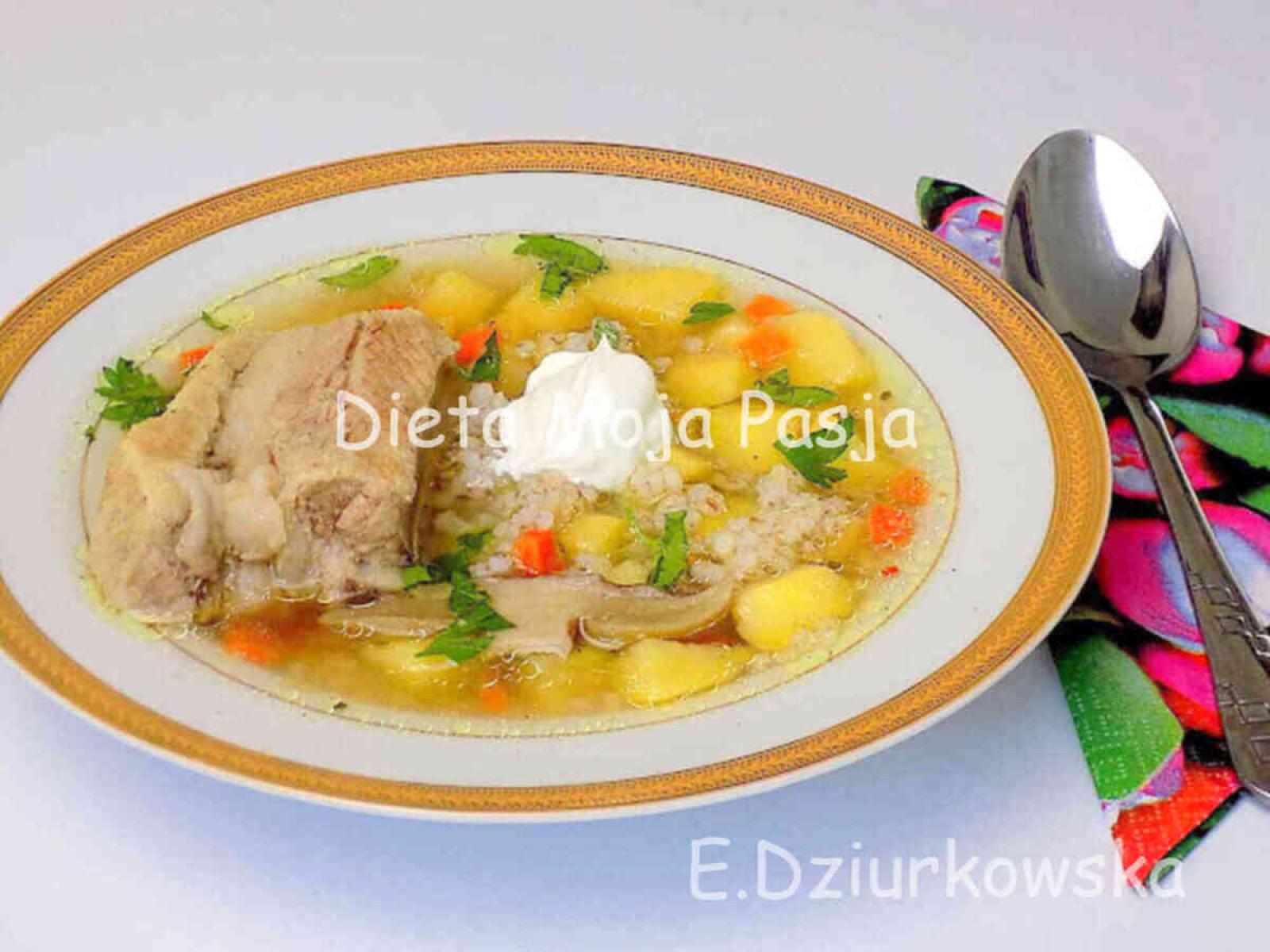 Przepis na krupnik na żeberkach z ziemniakami