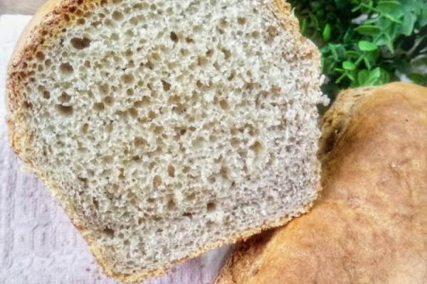 Chleb pszenno-żytni z formy, na zakwasie