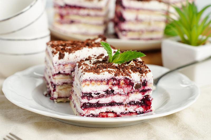 Przekładaniec porzeczkowy bez pieczenia