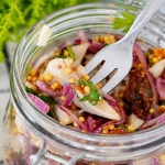 Śledzie z czerwoną...