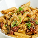 Makaron z kurczakiem,...