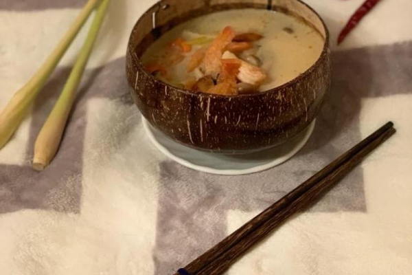 Tom Yum – tajska ostra zupa z krewetkami.