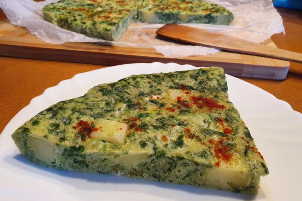 Frittata z jarmużem i ziemniakami