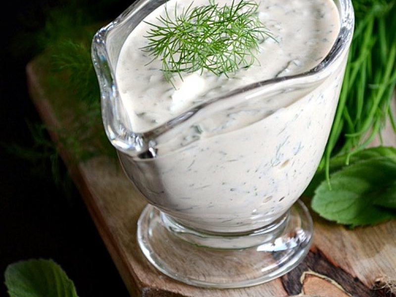 Rewelacyjny dressing jogurtowy