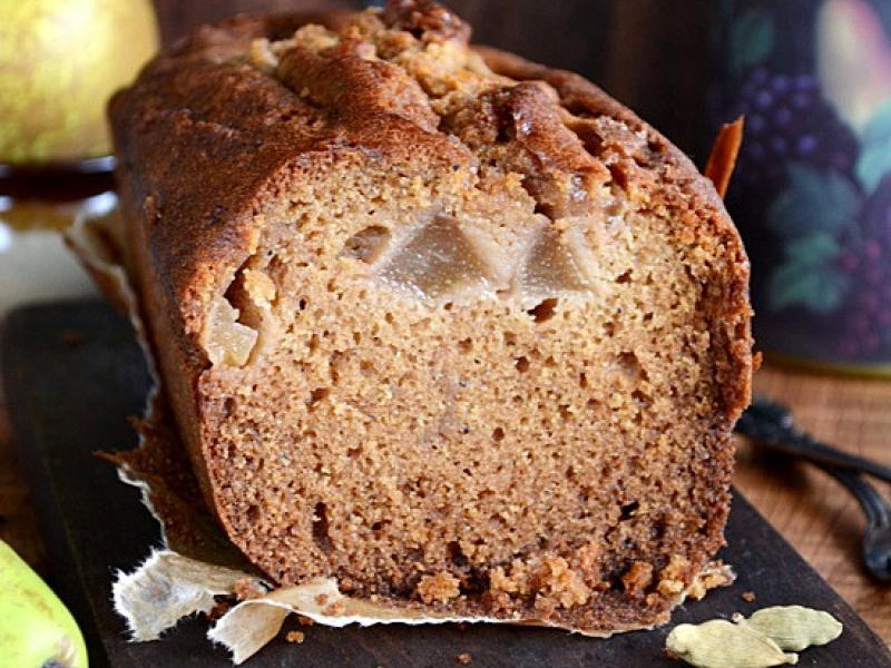 Kardamonowe ciasto z gruszką