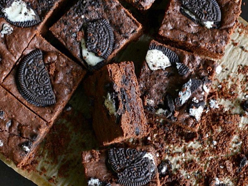 Ciasto czekoladowe z ciasteczkami oreo