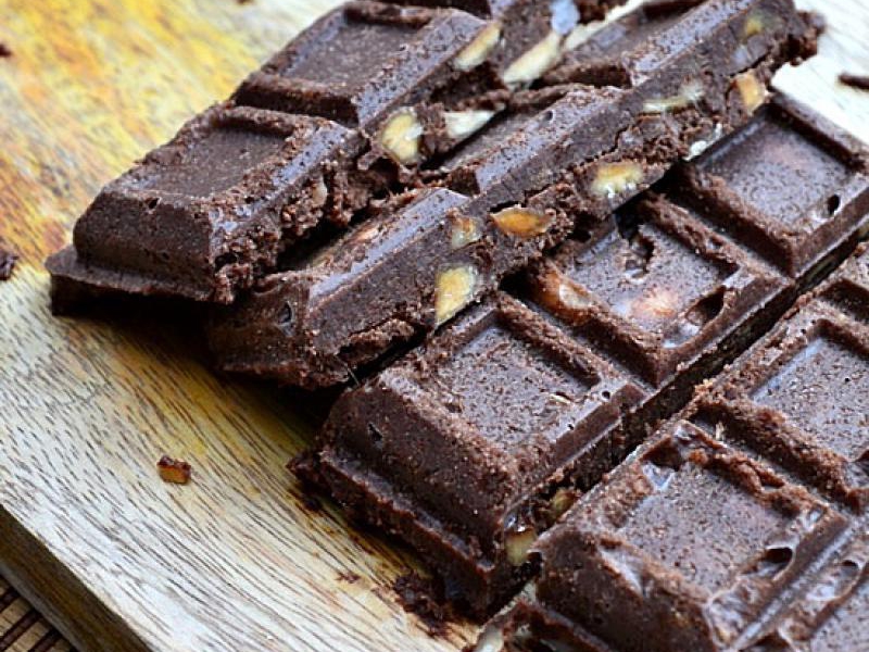 Czekolada daktylowa z migdałami