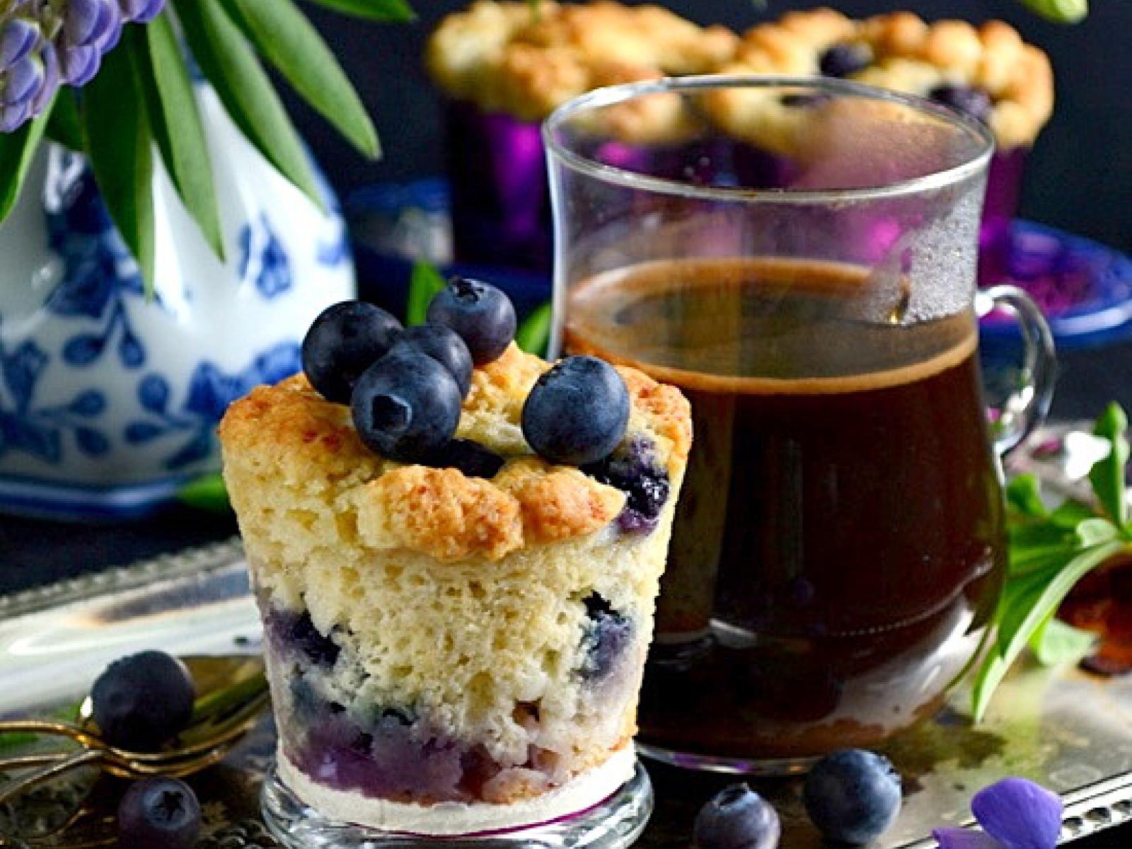Muffiny z borówkami na serku wiejskim