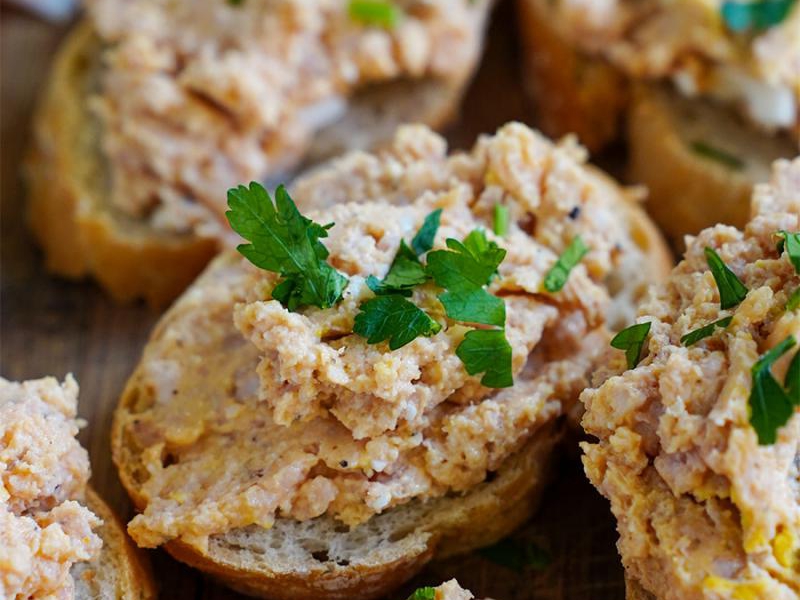 Pasta do chleba z kiełbasy