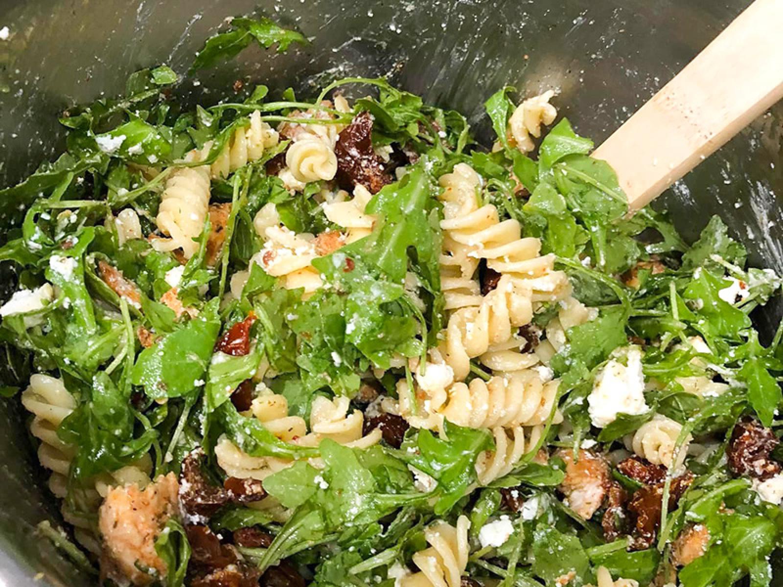 Sałatka z rukolą i kurczakiem