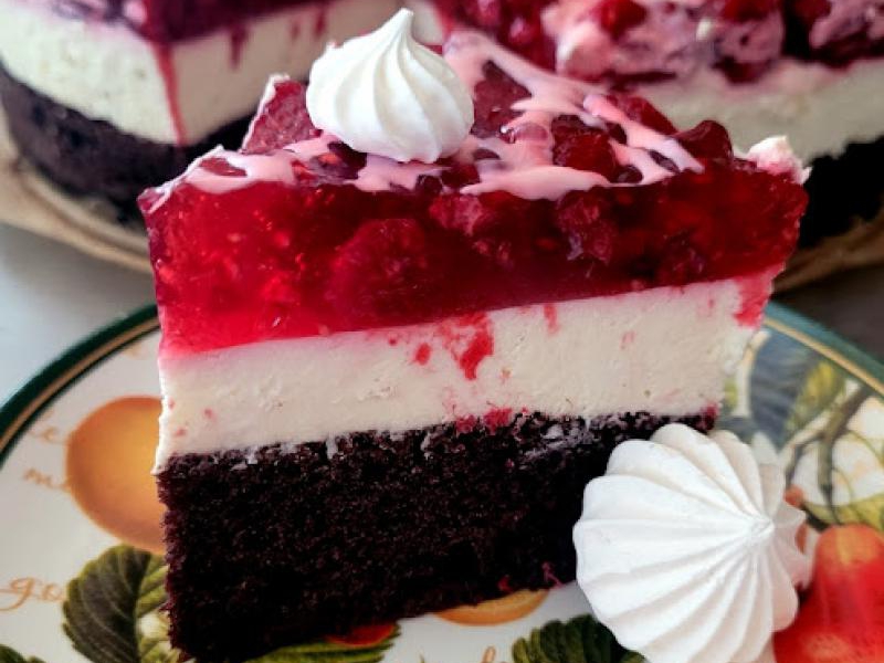 Ciasto z kremem serowym i malinami