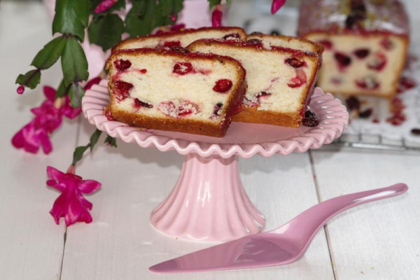 Cranberry – ciasto z malinową glazurą