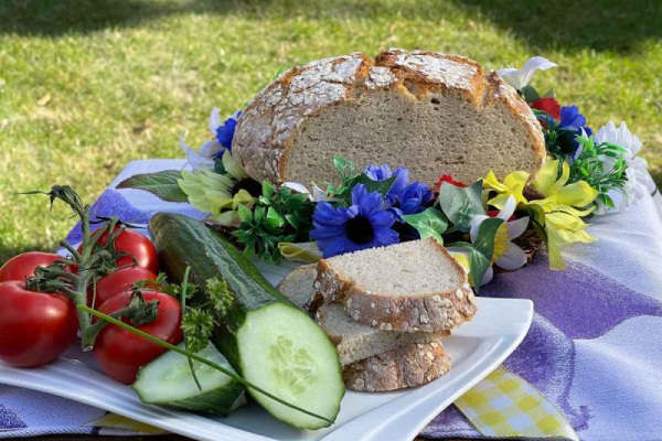 Chleb wiosenny z naparem