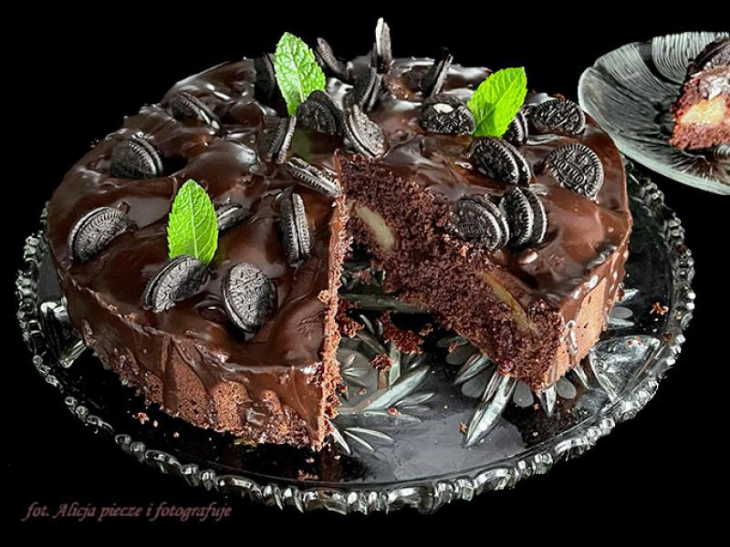 Czekoladowe ciasto z gruszkami