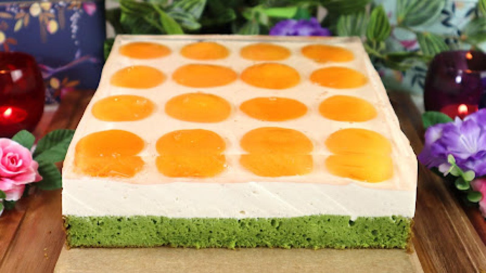 Sernik jajko sadzone na biszkopcie