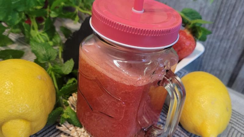 Lemoniada truskawkowa