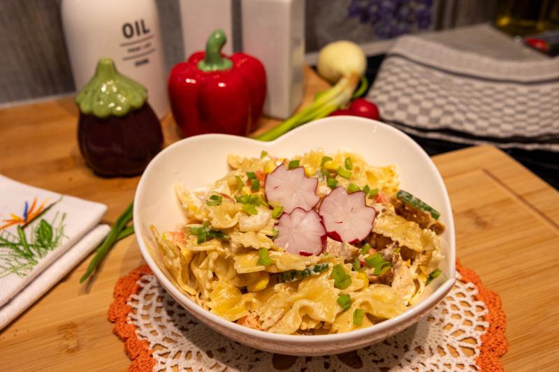 Sałatka makaronowa  z kurczakiem